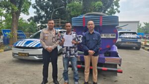 Proses pembuatan surat perjanjian tak membuang limbah tinja ke Sungai Ciliwung di Depok. (Foto: dok. Istimewa)