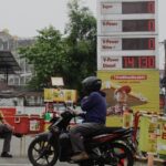 Stok BBM di SPBU Shell nyaris habis. Foto: Ari Saputra