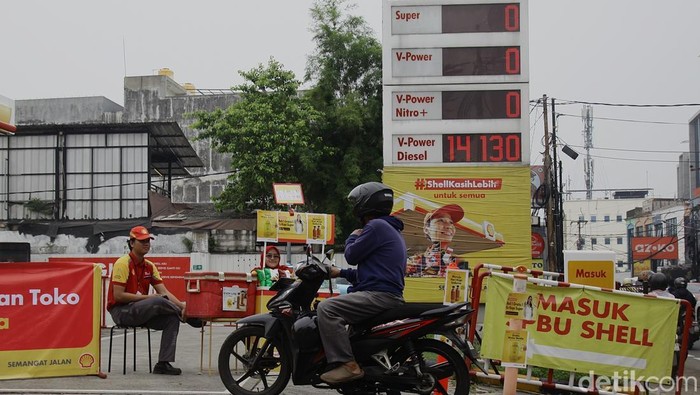 Stok BBM di SPBU Shell nyaris habis. Foto: Ari Saputra