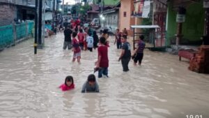 Banjir rendam kampung Rao, kota Tebing Tinggi (istimewa)
