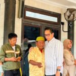 Wali Kota Medan, Rico Waas, saat mengunjungi para korban banjir di Kecamatan Medan Labuhan. (istimewa)