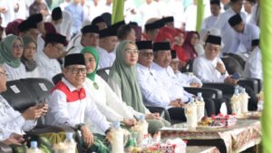 Menko Bidang Pemberdayaan Masyarakat, Muhaimin Iskandar (Cak Imin) mengikuti apel Hari Santri Nasional 2025 di Titik Nol Peradaban Islam, Barus, Tapanuli Tengah, Sumatra Utara.