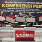 Kajati Sumut Dr Harli Siregar SH MHum memimpin penerimaan pengembalian kerugian keuangan negara dari PT Deli Megapolitan Kawasan Residensial (DMKR) dengan nilai total Rp 150 miliar untuk selanjutnya dilakukan penyitaan oleh penyidik.