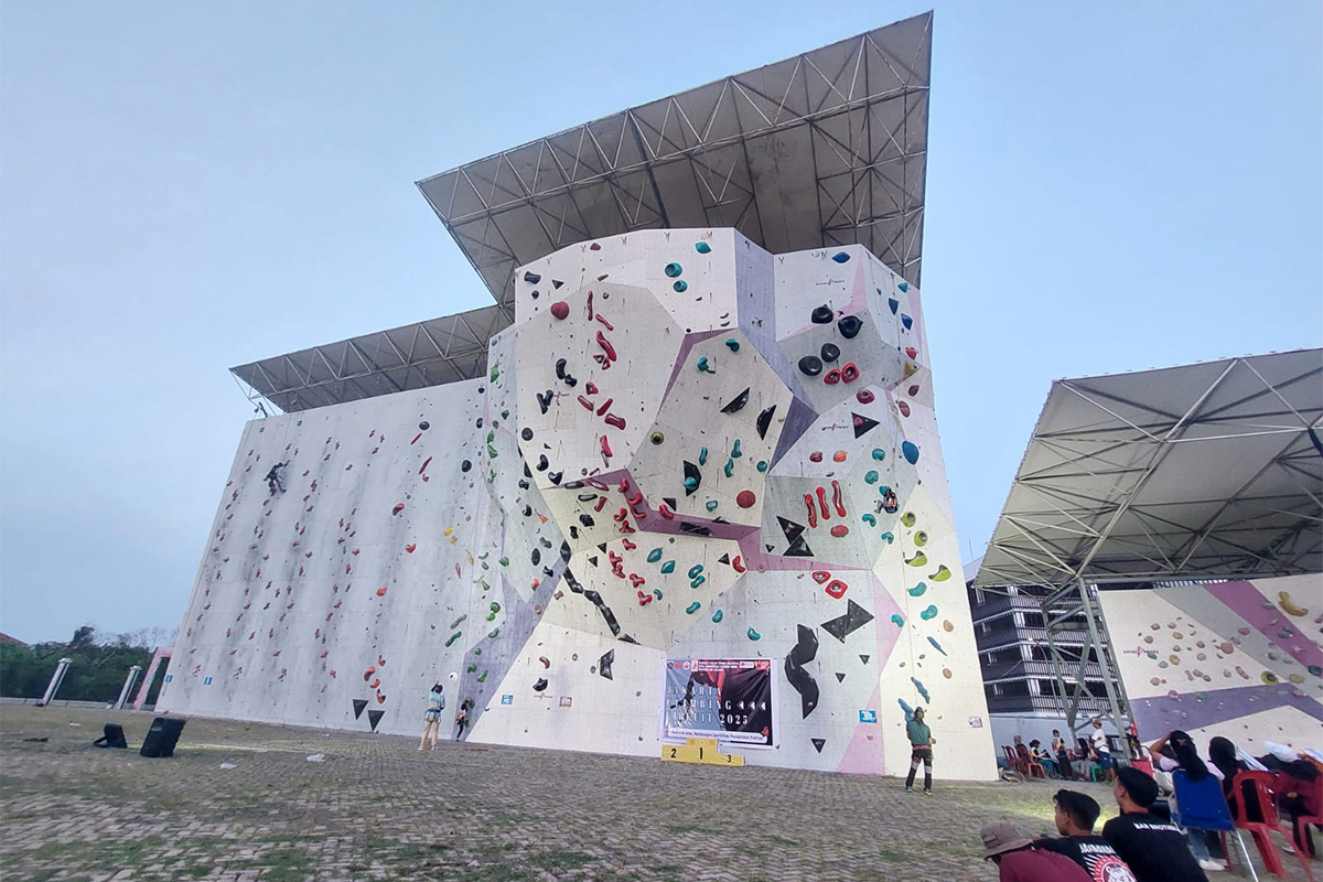 Jakarta Klettercircuit 2025 an der Kletterwand JGC, Ost-Jakarta