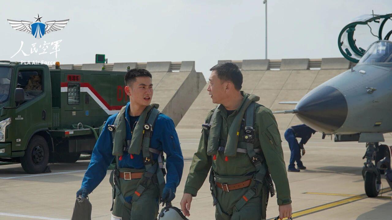 Flugschüler im Cockpit