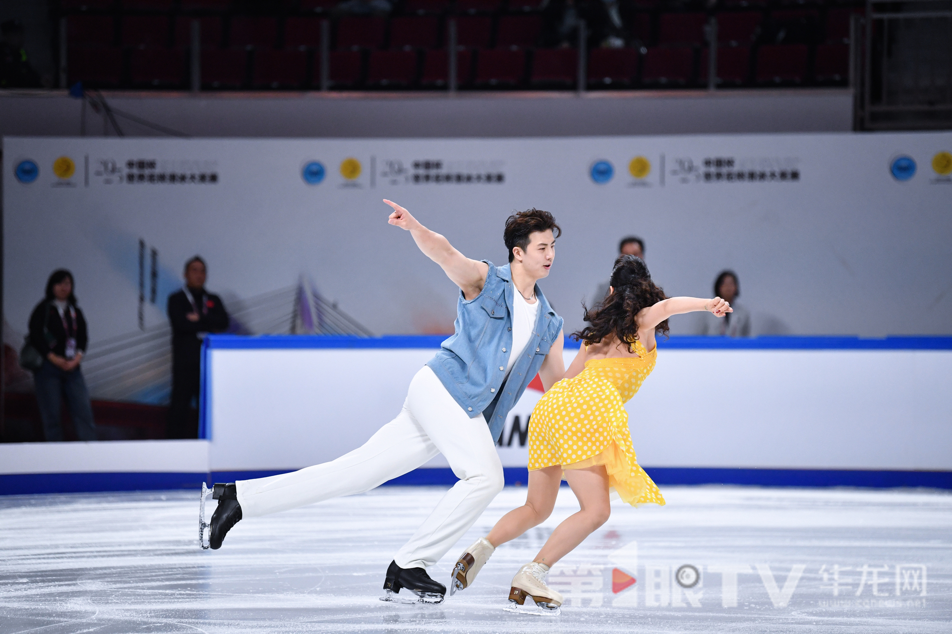 Sui Wenjing and Han Cong Win Bronze in Comeback Debut at 2025 Cup of China World Figure Skating Grand Prix Finale