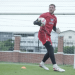 Kiper Persib Bandung Adam Pryzbek. (dok Persib)