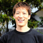 サッカー解説者の林陵平さん=2025年10月8日、東京都調布市