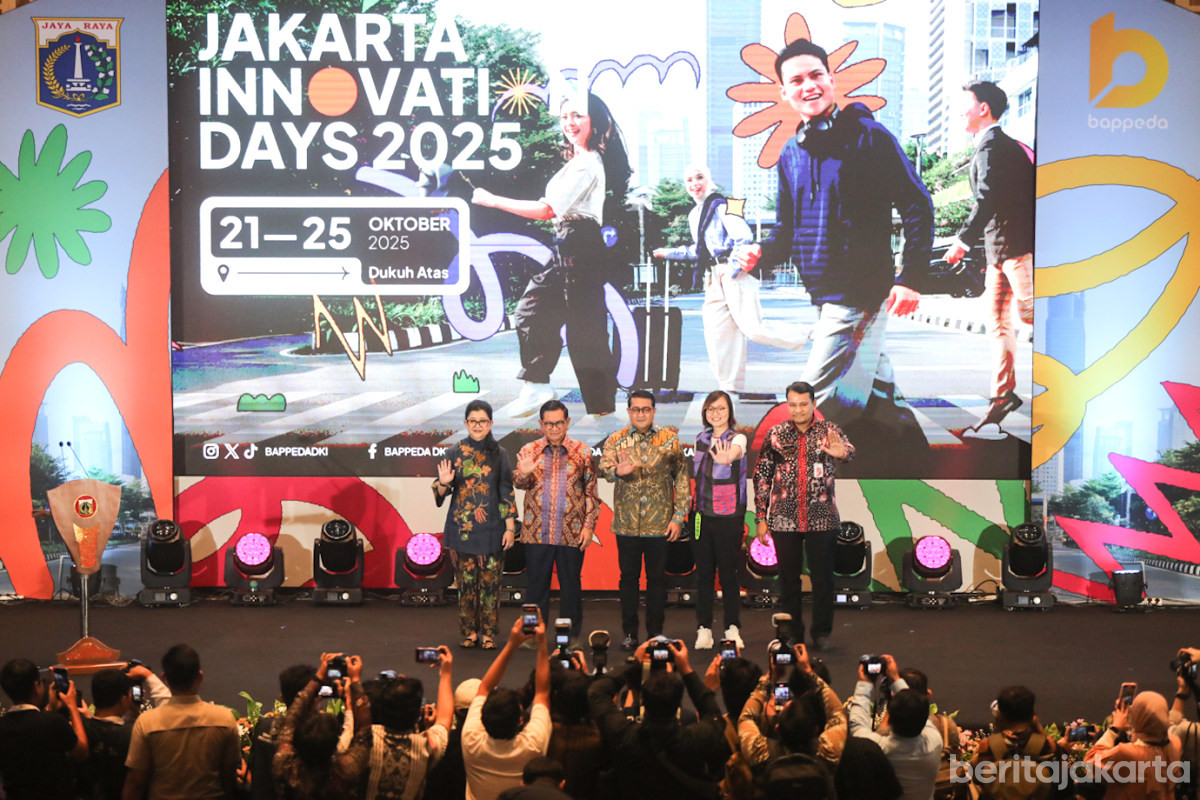 Official and the Minister of Creative Economy Open Jakarta Innovation Days