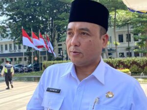 Wakil Wali Kota Bandung, Erwin saat ditemui di Balai Kota Bandung. (Diwan Sapta Nurmawan/Radar Bandung)