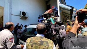 Macan tutul itu dievakuasi dari kamar No 101 di hotel tersebut.