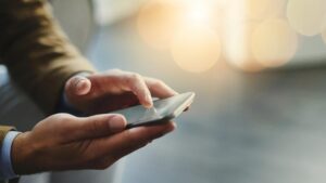 Ilustrasi berita viral (Foto: Getty Images/PeopleImages)