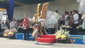 Gelaran Asia Africa Festival (AAF) 2025 ajang hiburan, serta simbol persaudaraan, solidaritas, dan kebersamaan antarbangsa di Jl. Asia Afrika, Sabtu (18/10). (Diwan Sapta Nurmawan/Radar Bandung)