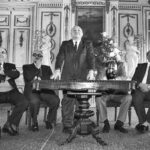<b>1992 год: получение власти свыше</b><br> 6 июня Юрий Лужков был назначен мэром Москвы указом президента РФ Бориса Ельцина. Попытки Моссовета провести новые выборы градоначальника были отвергнуты судами. В том же году стартовал проект «Москва-Сити» с созданием под него соответствующего АО, а мэр выиграл свой первый иск о защите чести и достоинства — к зампреду Моссовета Юрию Седых-Бондаренко и «Независимой газете»