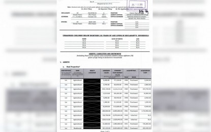 ASSETS AND LIABILITIES. House of Representatives Speaker Faustino “Bojie” Dy III releases his Statement of Assets, Liabilities, and Net Worth (SALN) to the media on Wednesday (Oct. 22, 2025). He also reconstituted the House’s SALN Review and Compliance Committee, consistent with his earlier statements regarding revisiting the House’s guidelines on the release of SALNs. (Image from Speaker’s office)