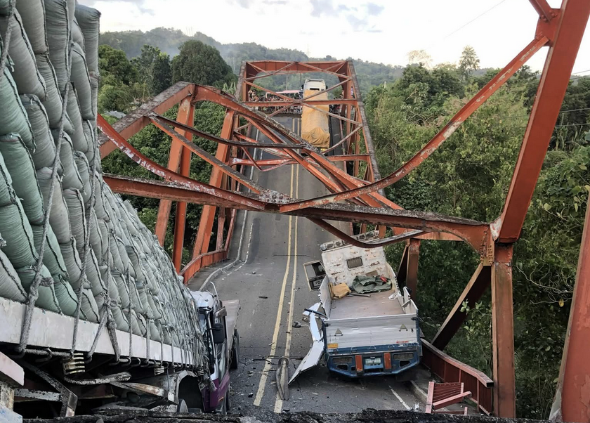The Piggatan Bridge in Alcala, Cagayan collapsed on Monday afternoon, the Cagayan Provincial Information Office said.