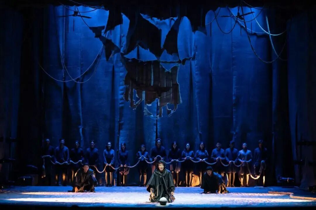 Aufführungsszene aus der tibetischsprachigen Version von 'Hamlet'