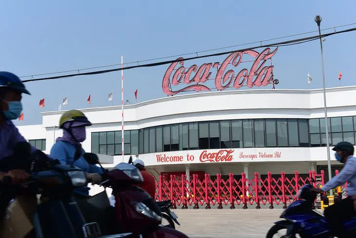 Court rejects Coca-Cola Vietnam’s lawsuit against Tax Department, upholds decision to collect 821 billion VND in back taxes and fines.