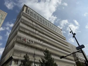 こちらは大阪市中央区心斎橋筋1丁目にある『心斎橋PARCO』です。