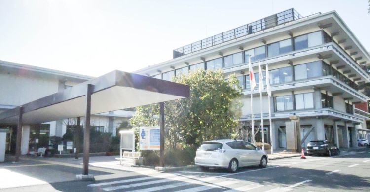 Budget for Kamakura City Hall relocation to be submitted at December regular session; possibility of rejection exists, but decision “left to the council.”