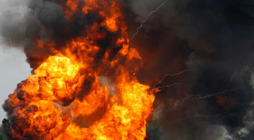 Philippines - 10 killed and injured in fireworks store explosion