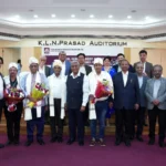 फैटाप्सी भवन में आयोजित विशेष साधारण सभा की बैठक में उपस्थित अग्रसेन बैंक एवं अग्रोहा बैंक के पदाधिकारी व सदस्य।