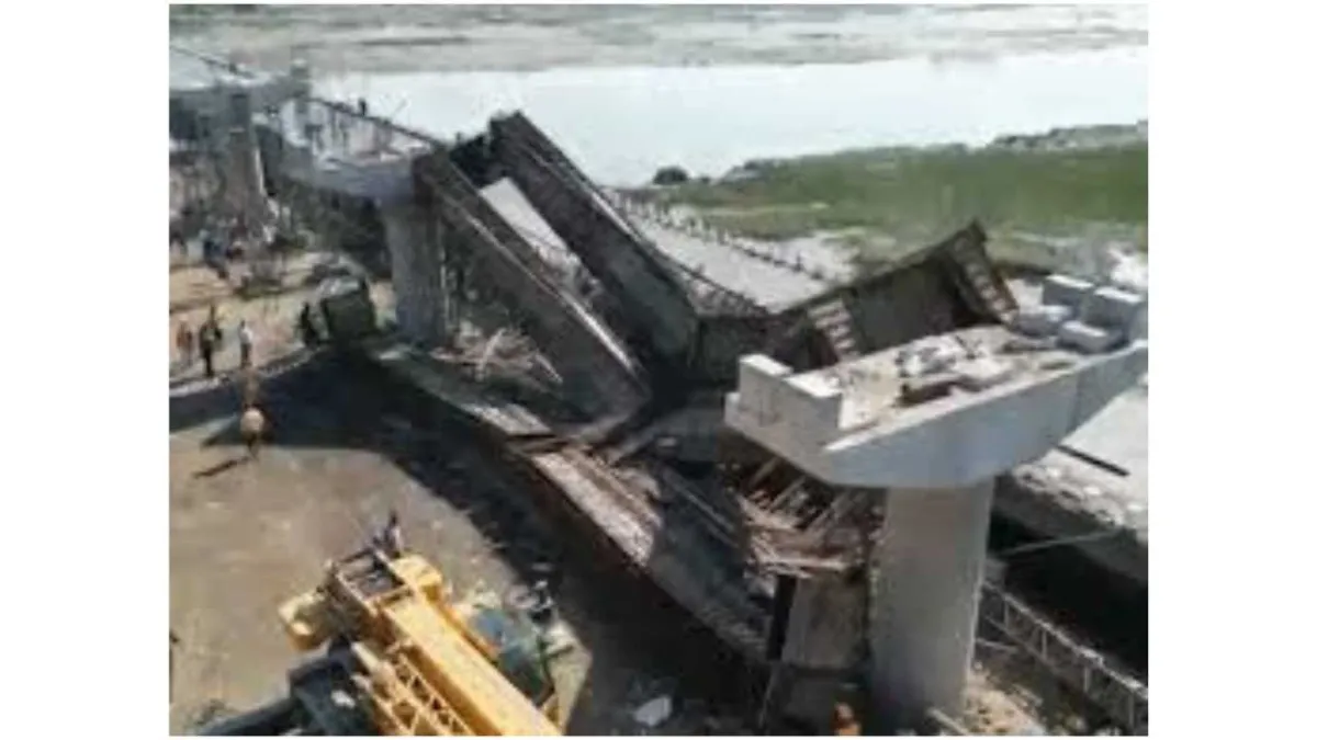 Cinq blessés après l&rsquo;effondrement d&rsquo;un pont en construction dans le district de Valsad, Gujarat.