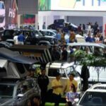Industri otomotif Indonesia melampaui target penjualan tahun 2025. Sempat dibayangi ketidakpastian, pasar roda empat tanah air justru berhasil "gas pol" di pengujung tahun.