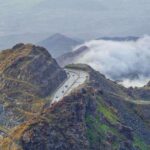 الضباب يغطي جبال الطائف بأروع اللوحات في الساعات الأولى من الصباح 2