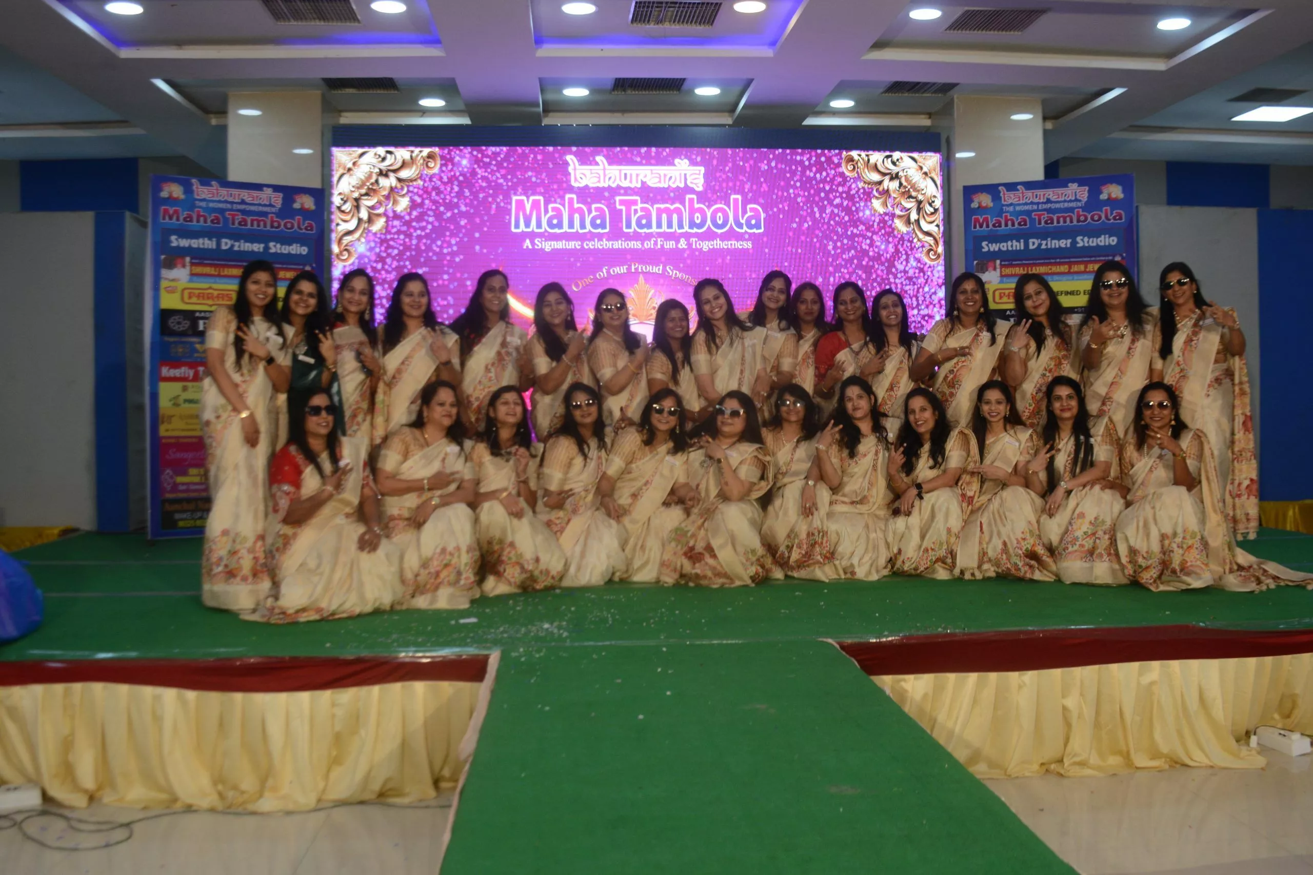 बहूरानी दि वूमेन एम्पॉवरमेंट द्वारा आयोजित महातंबोला में उपस्थित तारा मालू, श्रुति भंडारी, आशा मूंदड़ा, दुर्गा कासट, जयश्री कांकानी, कोमल लखोटिया, सीमा सिंघी व अन्य।