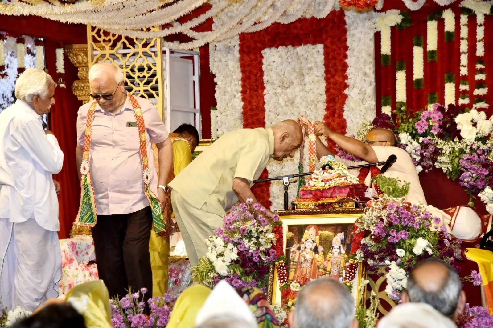 ाढालखाना स्थित श्रृंग ऋषि भवन में गोलोकवासी जेठमल एवं रामकंवरी देवी तिवारी (बलुंदा वाला) की स्मृति