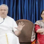 बंजारा हिल्स स्थित अवर पैलेस मेंआयोजित सत्संग को संबोधित करते सद्गुरु रमेशजी एवं गुरु माँ।