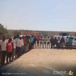 كانوا محتجزين لمدة عامين.. تحرير 221 مهاجرًا بعد مداهمة وكر احتجاز بضواحي الكفرة