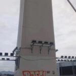 Coretan vandalisme bertuliskan PJF! sempat terlihat pada tiang penyangga Flyover Pasopati, Kota Bandung, jelang laga El Clasico Persib Bandung vs Persija Jakarta, sebelum akhirnya ditutup kembali. (Tangkapan Layar PojokBandung)