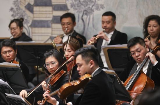 1月17日，重庆国际会客厅，由市对外文化交流协会主办的“重庆之夜”交响音乐会——“我们的家园”大熊猫保护主题音乐会举行。 尹诗语 摄