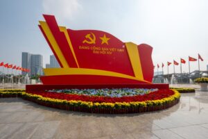 Hà Nội rực rỡ cờ hoa chào mừng Đại hội lần thứ XIV của Đảng - Ảnh: GIA HÂN