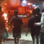 Sepeda motor terbakar di depan SPBU Jalan HM Yamin, Kota Tebing Tinggi. (istimewa)