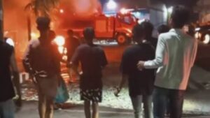 Sepeda motor terbakar di depan SPBU Jalan HM Yamin, Kota Tebing Tinggi. (istimewa)