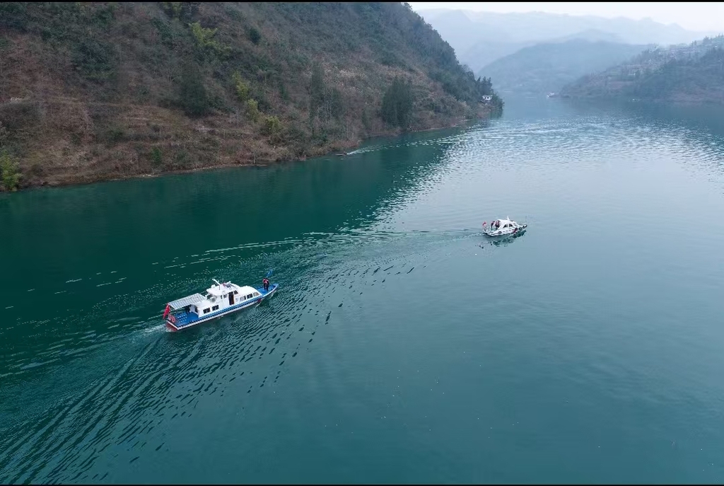 执法队员巡航中。受访者供图