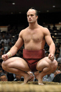 細身の体で幕内まで出世した隆の山=2012年9月場所、東京・国技館、加藤諒撮影