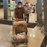 Đường bay Hải Phòng - Cần Thơ do Tổng công ty Hàng không Việt Nam khai thác sẽ tạm dừng từ 1-4 - Trong ảnh: Hành khách qua sân bay Cần Thơ - Ảnh: LÊ DÂN