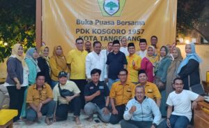 Konsolidasi organisasi sekaligus buka puasa bersama pengurus PDK Kosgoro Kota Tangerang, di Pendopo H Supiani, Jalan Pesantren RT 04 RW 01, Kelurahan Cibodas, Kecamatan Cibodas, Sabtu (14/03).