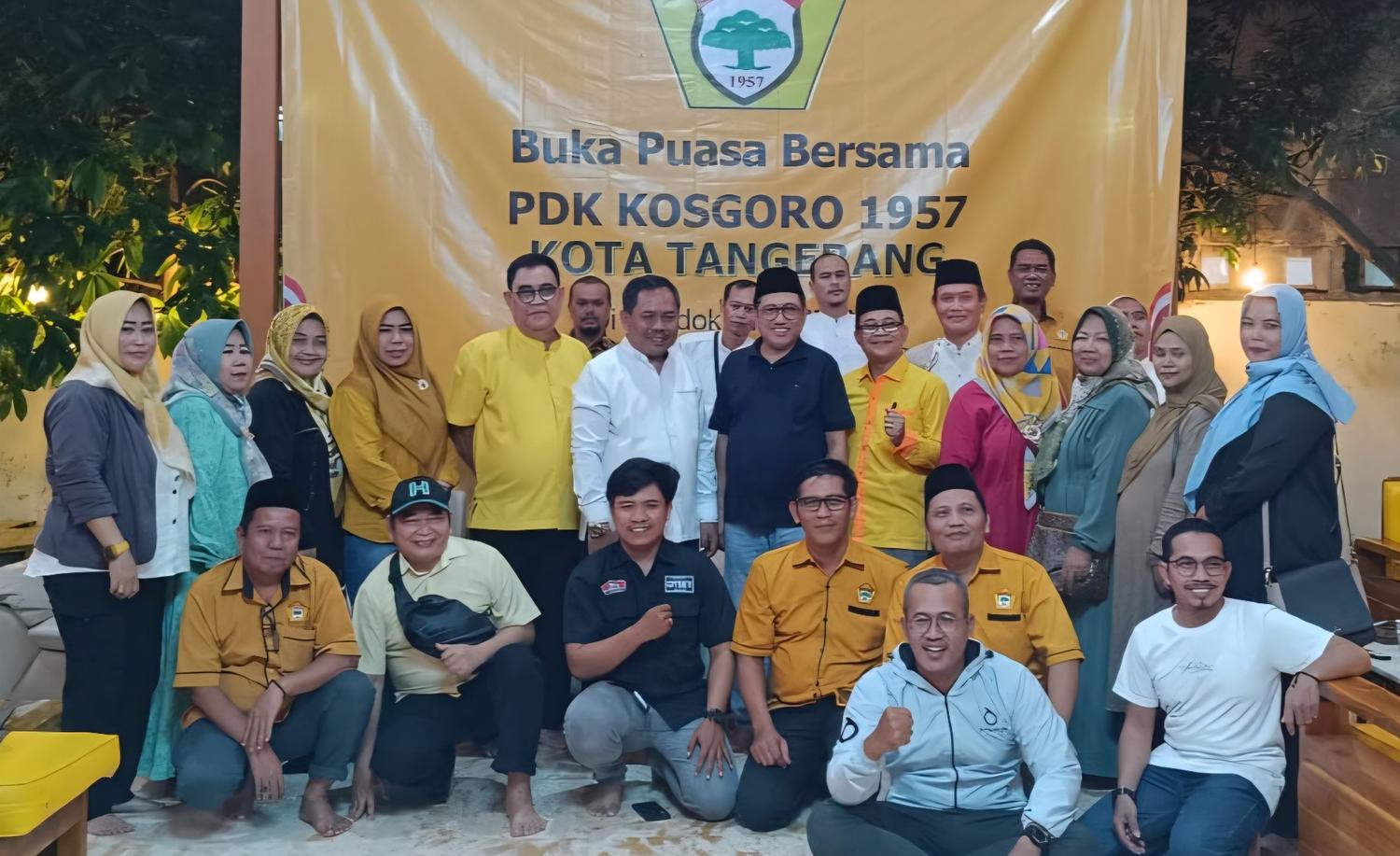 Konsolidasi organisasi sekaligus buka puasa bersama pengurus PDK Kosgoro Kota Tangerang, di Pendopo H Supiani, Jalan Pesantren RT 04 RW 01, Kelurahan Cibodas, Kecamatan Cibodas, Sabtu (14/03).