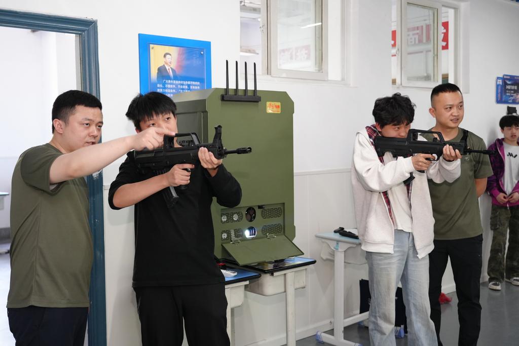 Students experiencing shooting. Photo provided by the participating organization.