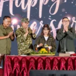 Merlynn Park Hotel angkat tema militer dalam ulang tahun yang ke-16, cerminkan nilai disiplin, dedikasi, dan fokus terhadap target sebagai landasan dalam memberikan pelayanan terbaik kepada seluruh tamu dan mitra (Dok: Merlynn Park Hotel)