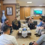 Pertamina Patra Niaga Regional Sumbagut dipimpin Executive General Manager (EGM) Sunardi bersama jajaran manajemen beraudiensi dengan Kapolda Riau Irjen Pol Dr Herry Heryawan SIK MH, di Mapolda Riau, Kamis (16/4/2026). (istimewa)