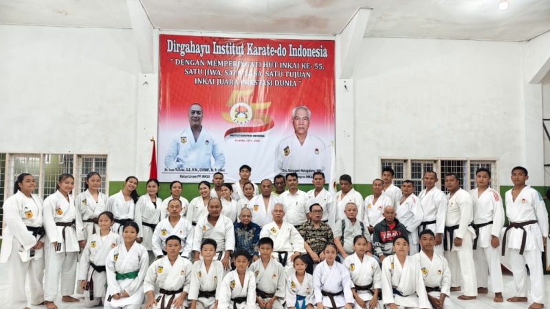 Pengprov INKAI Sumut memperingati HUT ke-55 INKAI bersama para karateka di Dojo Dojo INKAI Sumut, Jalan Pasar Merah/HM Jhoni, Kota Medan, Rabu (15/4/2026).