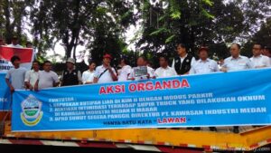 Demo Organda dan Angsuspel Belawan di depan Gedung DPRD Sumut, Jalan Imam Bonjol, Medan pada 2 Oktober 2017 memprotes pengutipan terhadap truk yang masuk ke KIM. Kutipan tersebut pun dihentikan. Kini, kutipan tersebut kembali diberlakukan pihak KIM.