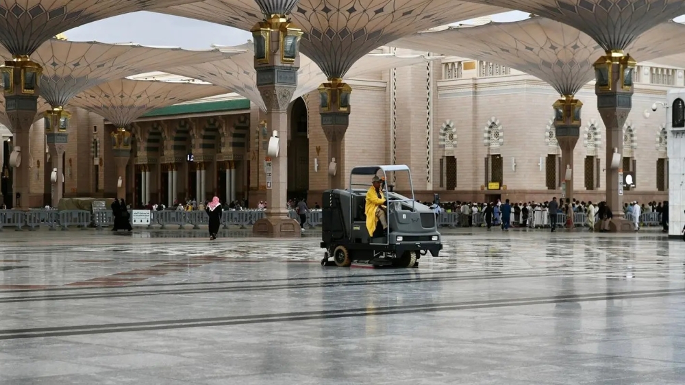 تكثيف الأعمال الميدانية في المسجد النبوي تزامنا مع الحالة المطرية 1
