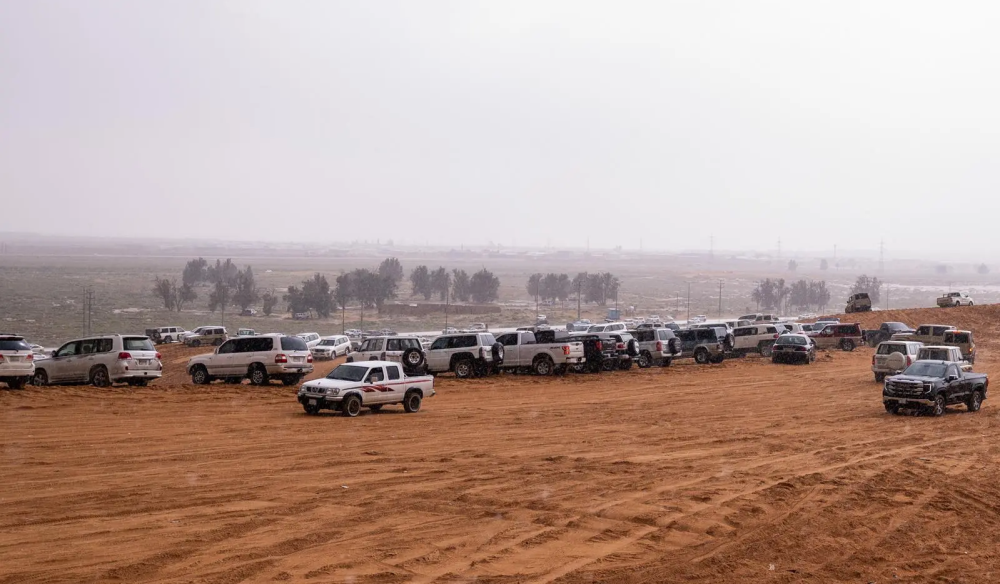 زخات المطر ترسم مناظر ساحرة في القصيم وتحفز الأهالي للخروج إلى المتنزهات 1